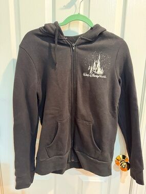 Women’s Walt Disney World Black Zip-Up Hoodie with Castle Graphic Size Medium